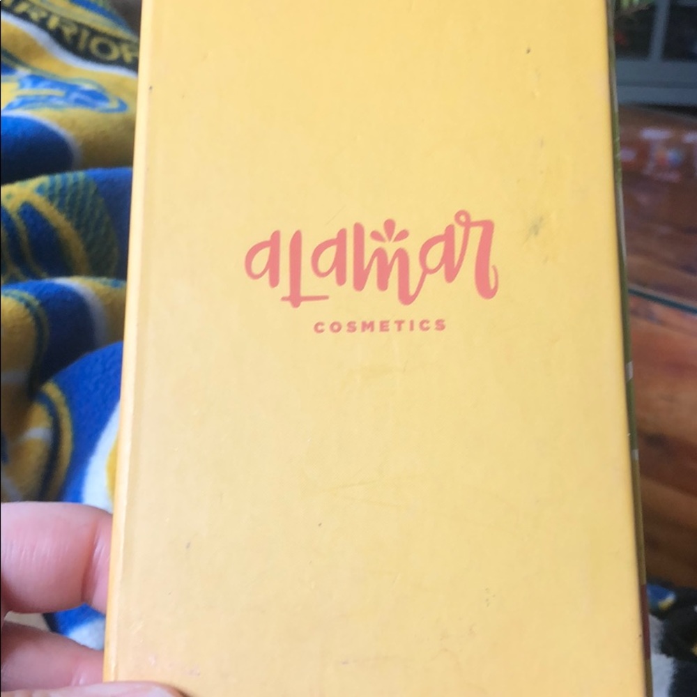 A Lamar cosmetics eyeshadow pallet